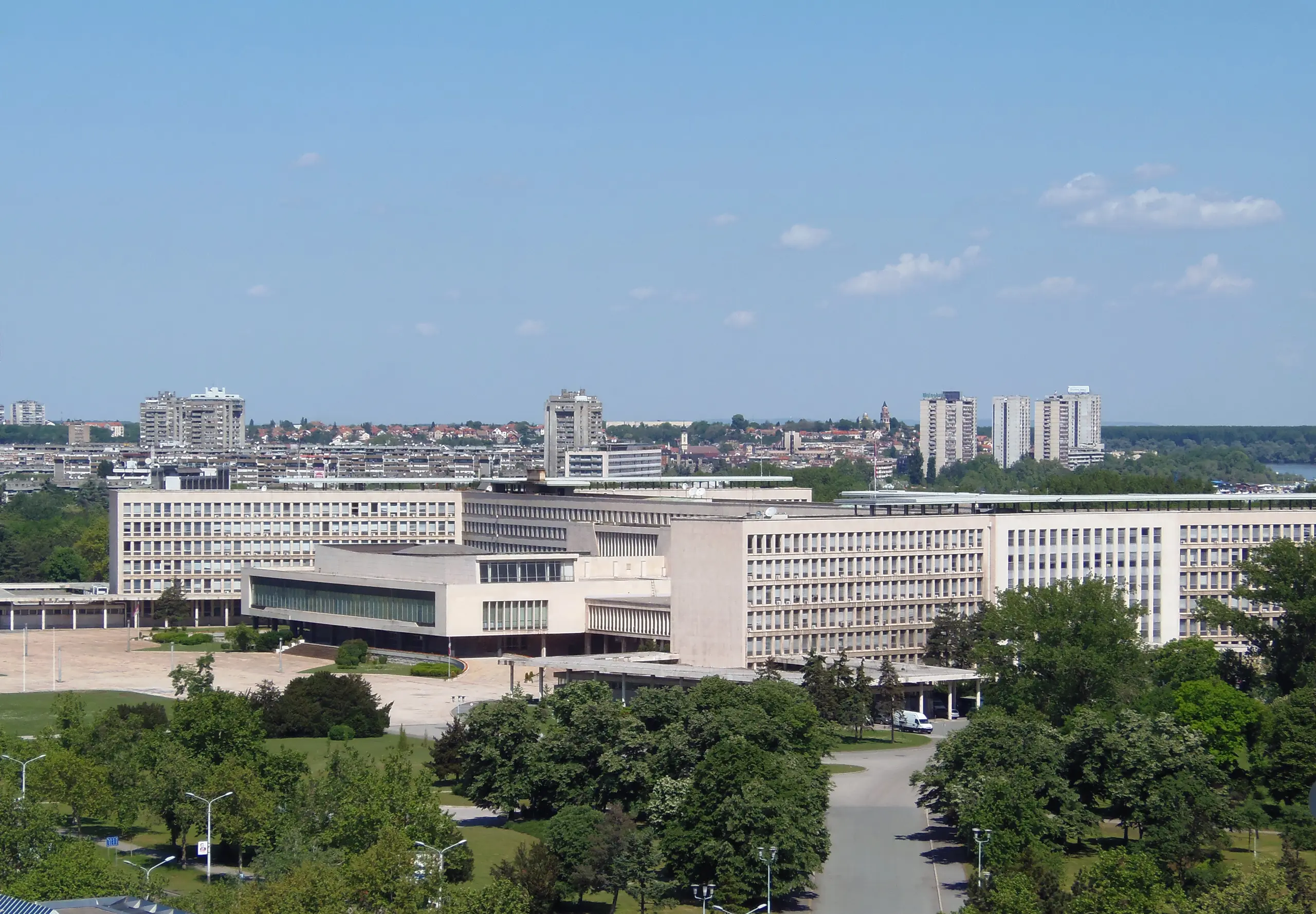 Palata Srbija i Park prijateljstva na Novom Beogradu